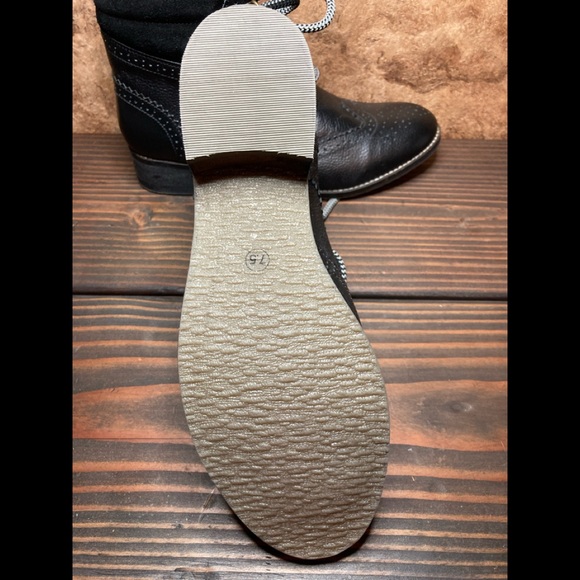 Lace up black BDG ankle boots size 7.5 NWOT - Picture 6 of 13